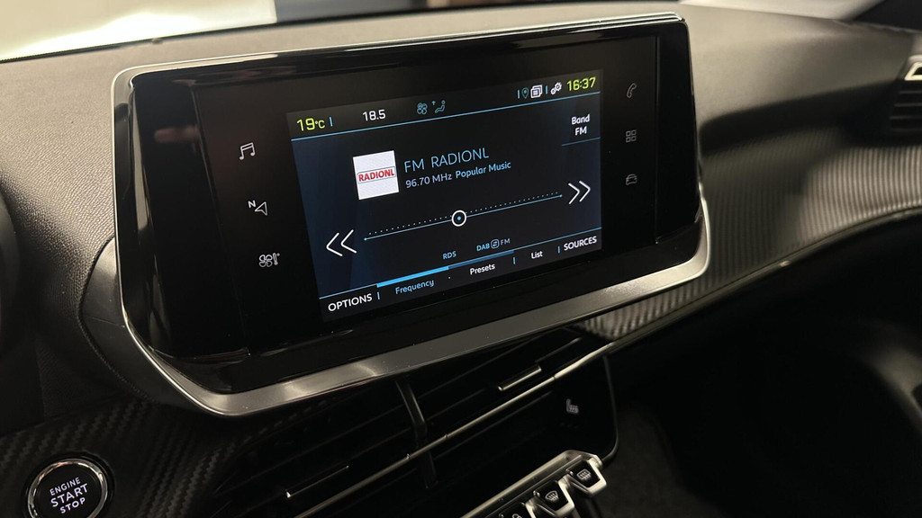 Peugeot e-208 (N277RN) met abonnement