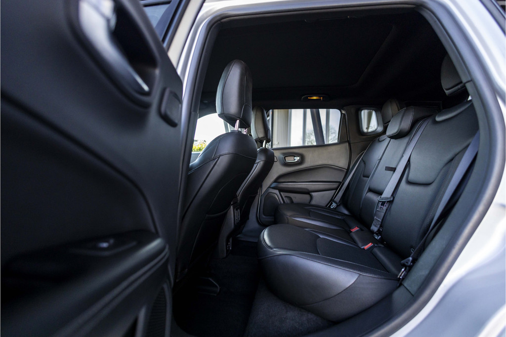 Jeep Compass (JZV40B) met abonnement