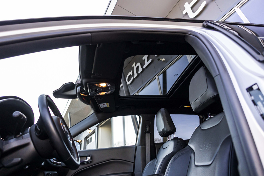 Jeep Compass (JZV40B) met abonnement