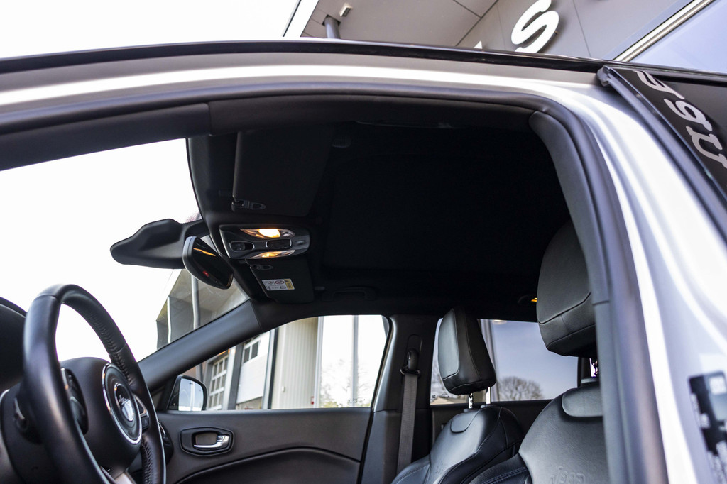 Jeep Compass (JZV40B) met abonnement