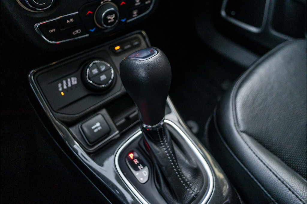 Jeep Compass (JZV40B) met abonnement