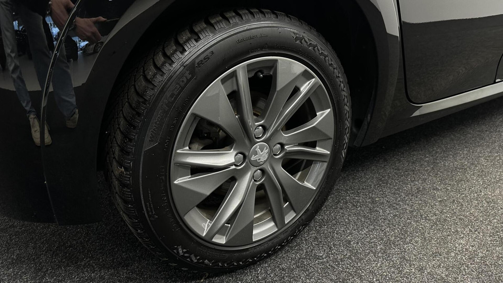 Peugeot e-208 (S225TK) met abonnement