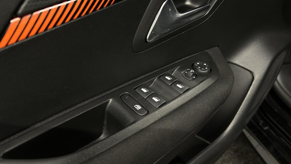 Peugeot e-208 (R214DZ) met abonnement