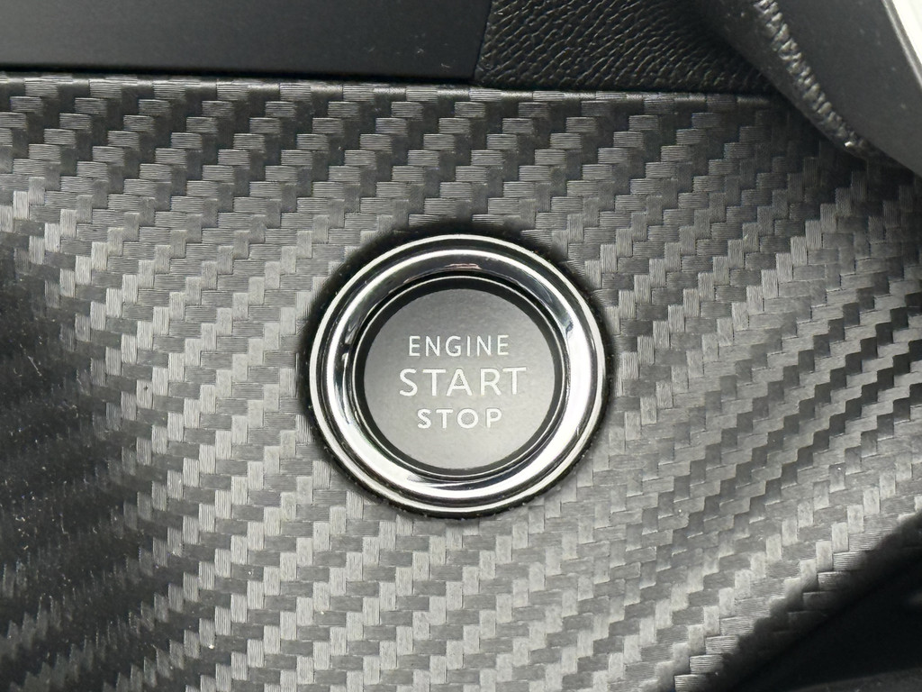 Peugeot e-208 (T477GX) met abonnement