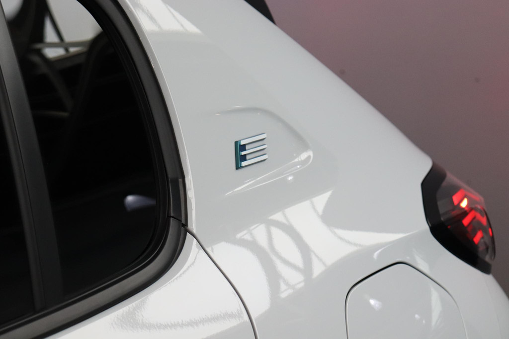 Peugeot e-208 (KBK15P) met abonnement