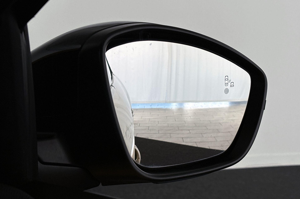 Peugeot e-208 (P176KP) met abonnement