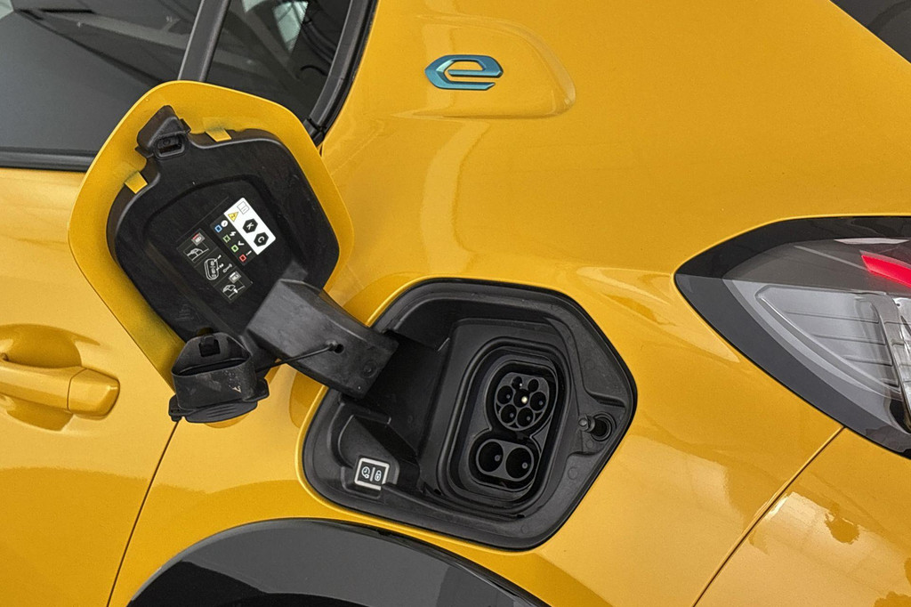 Peugeot e-208 (P176KP) met abonnement