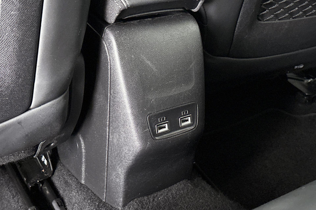 Peugeot e-208 (P176KP) met abonnement