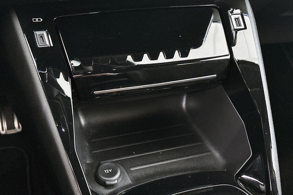 Peugeot e-208 (P176KP) met abonnement