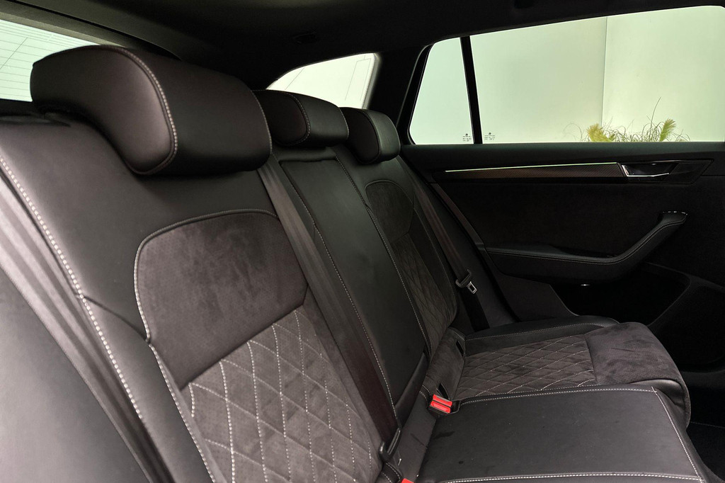 ŠKODA Superb (KDH18F) met abonnement