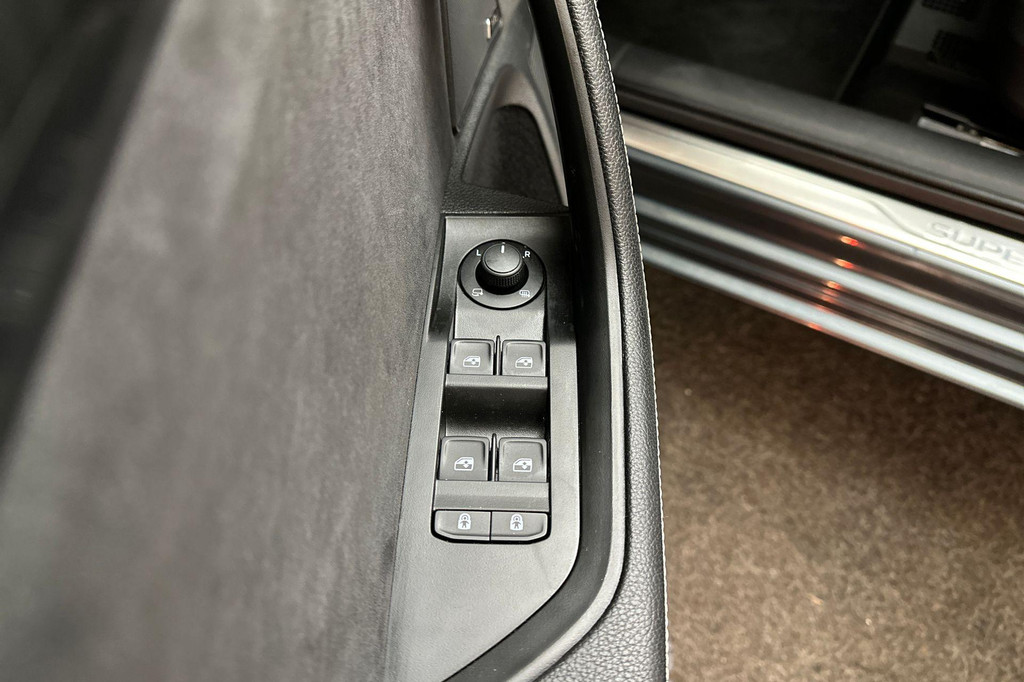 ŠKODA Superb (KDH18F) met abonnement