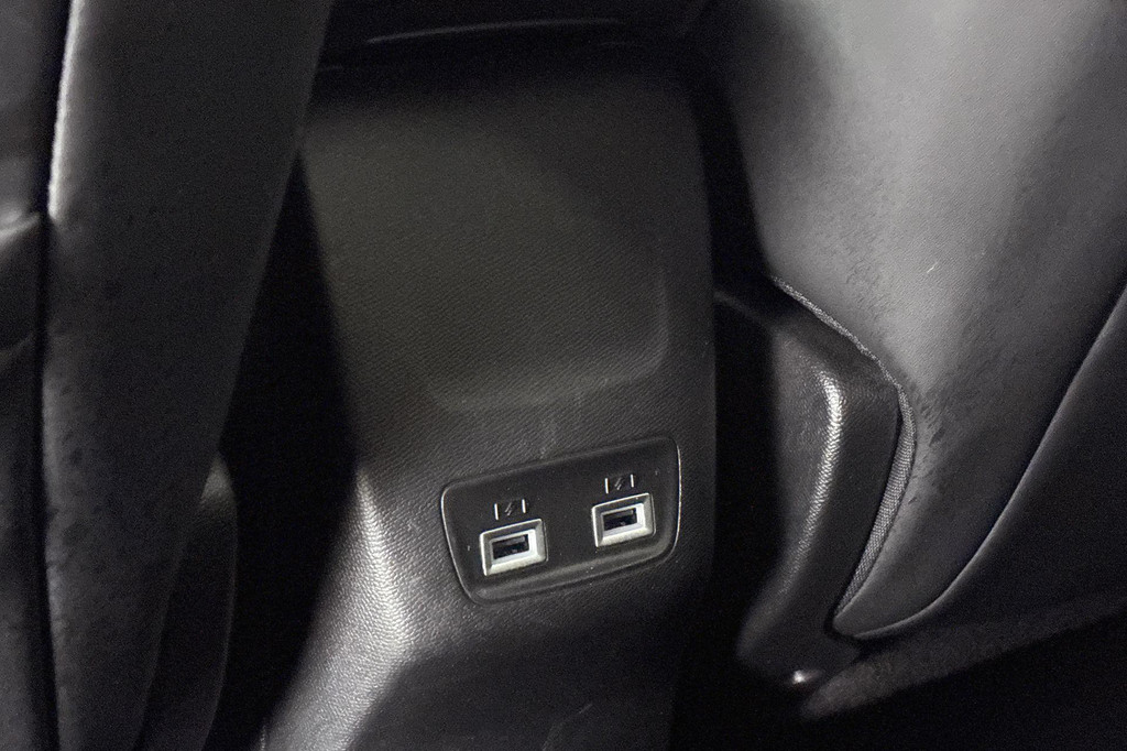 Peugeot e-208 (J529RN) met abonnement
