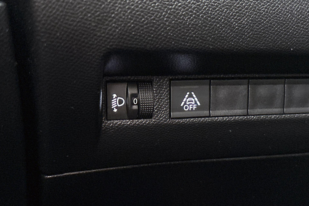 Peugeot e-2008 (K124XN) met abonnement