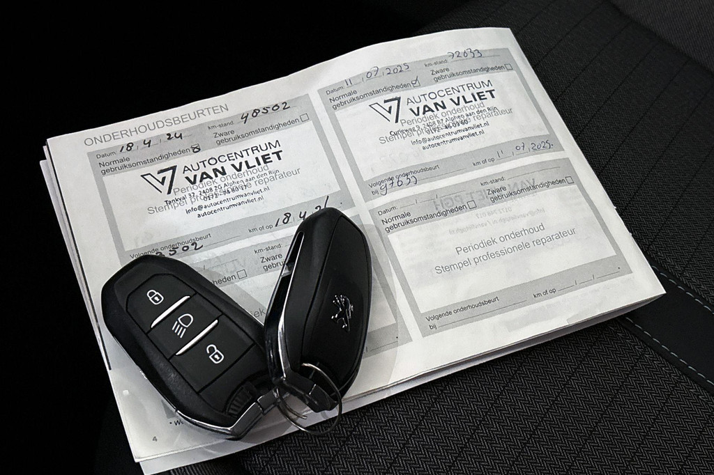 Peugeot e-2008 (K124XN) met abonnement