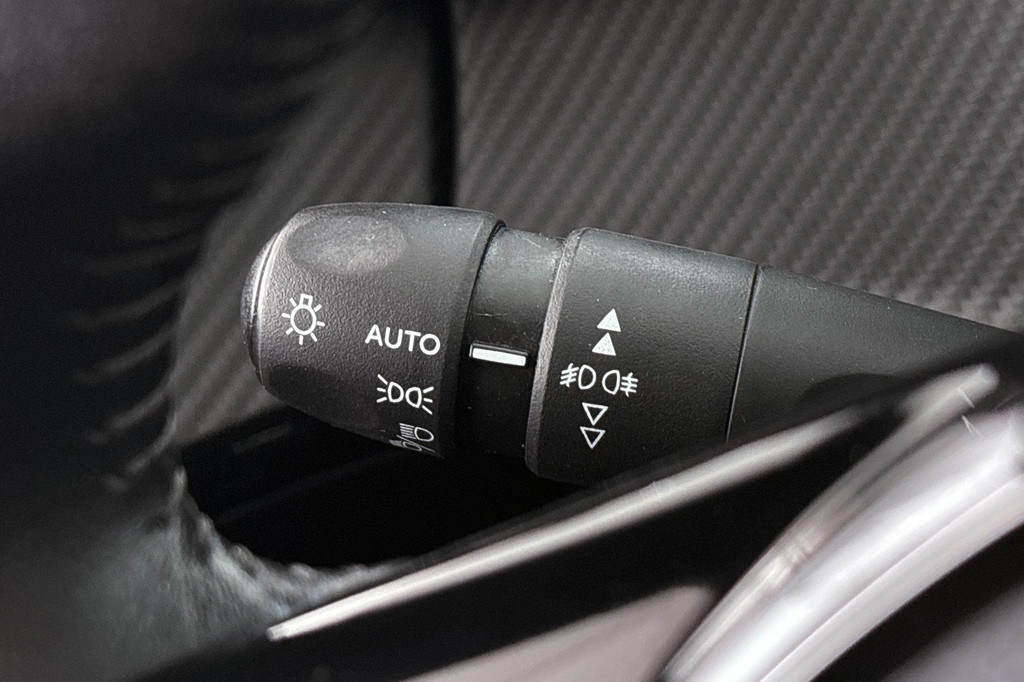 Peugeot e-2008 (K124XN) met abonnement