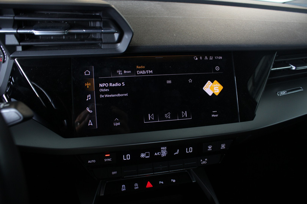 Audi A3 (R248ZF) met abonnement