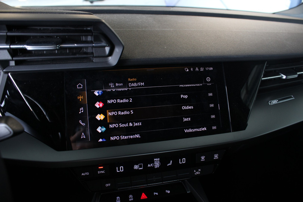 Audi A3 (R248ZF) met abonnement