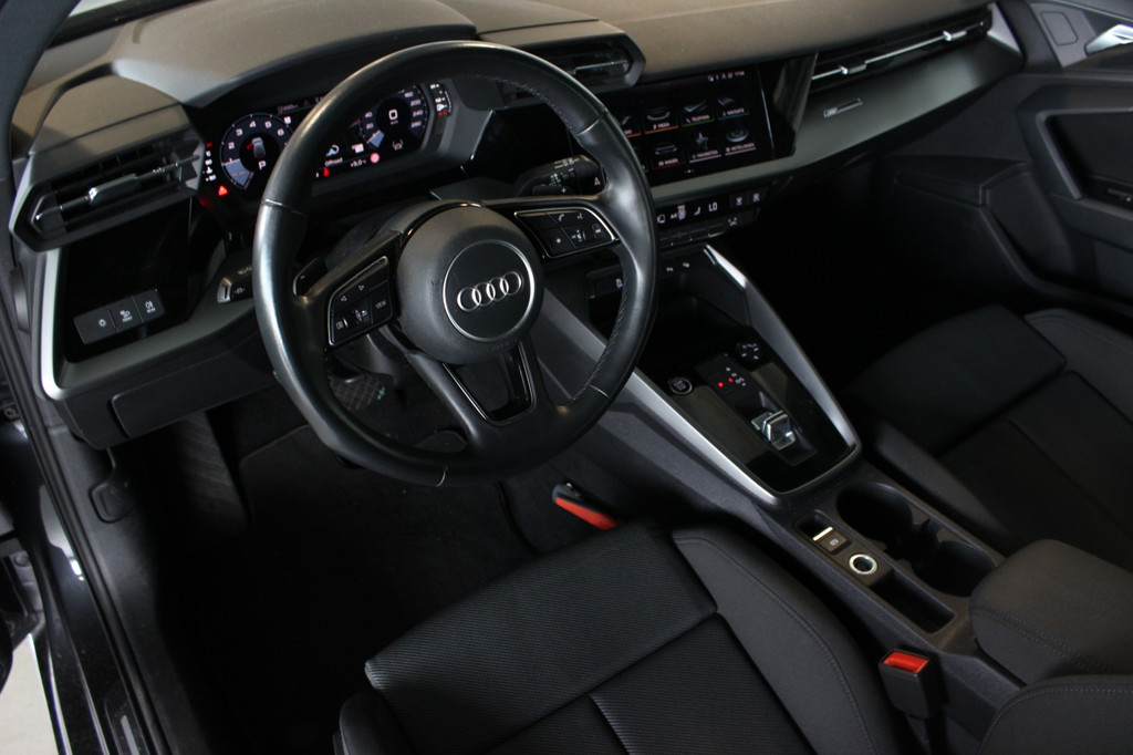 Audi A3 (R248ZF) met abonnement