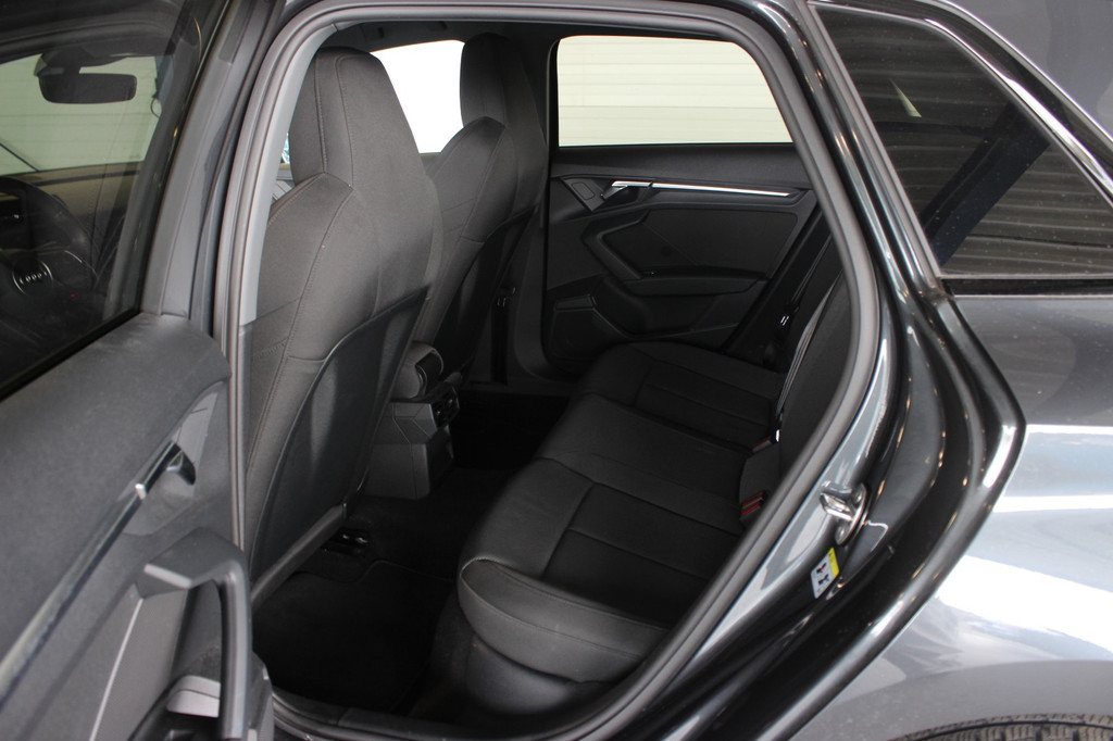 Audi A3 (R248ZF) met abonnement