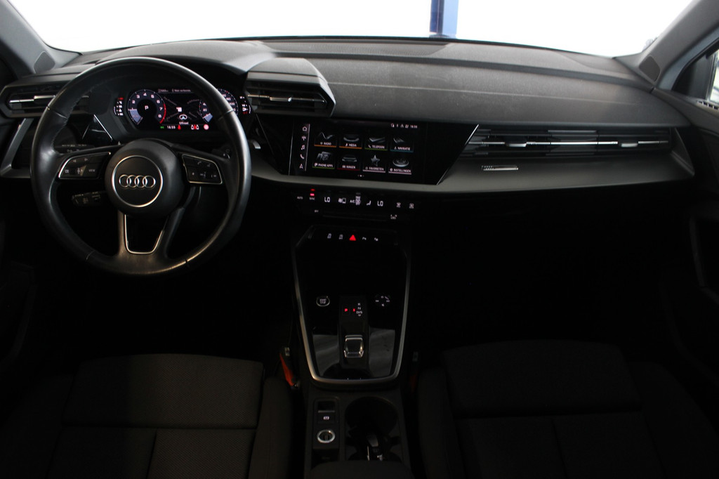 Audi A3 (R248ZF) met abonnement