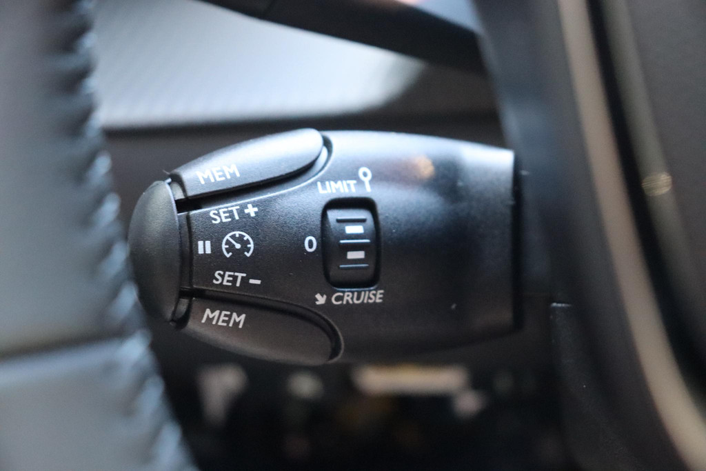 Peugeot 208 (KDP37V) met abonnement