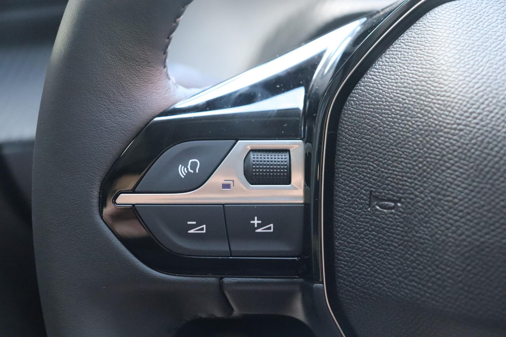 Peugeot 208 (KDP42V) met abonnement