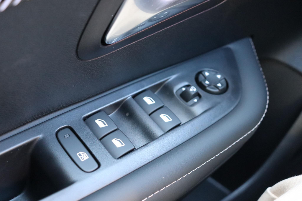 Peugeot 208 (KDP42V) met abonnement