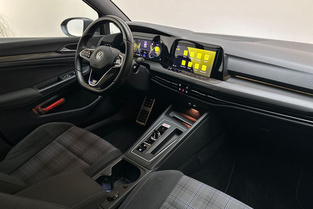 Volkswagen Golf GTE (R823LR) met abonnement
