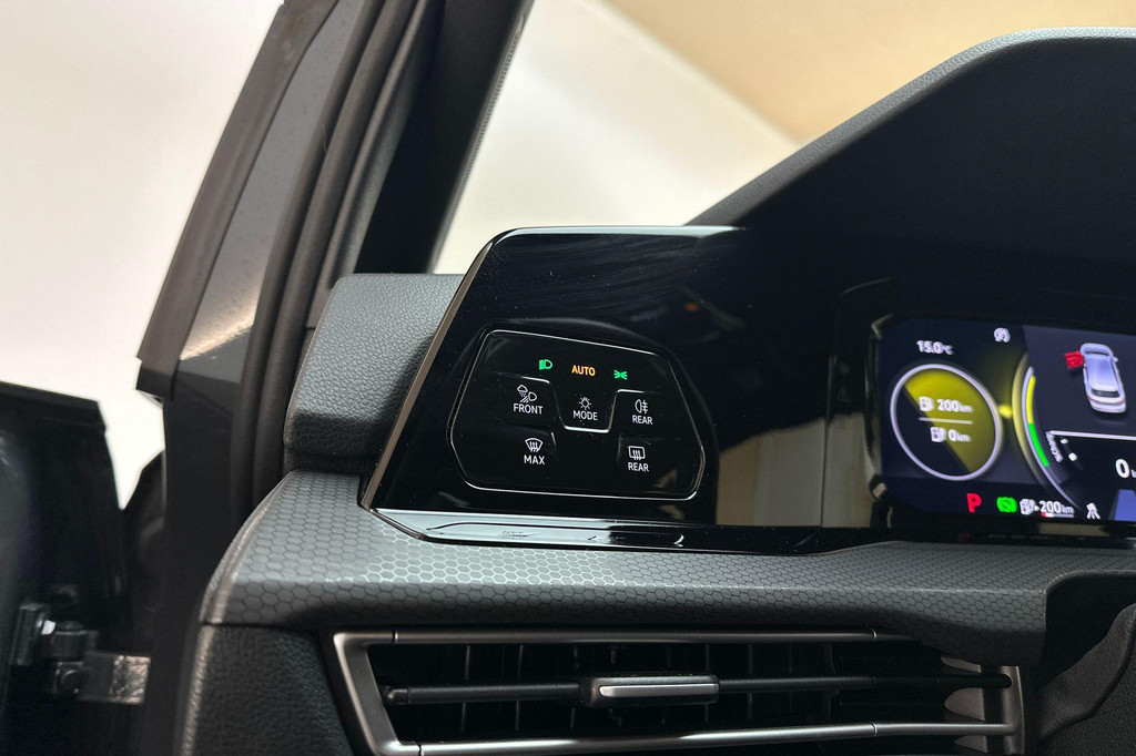 Volkswagen Golf GTE (R823LR) met abonnement