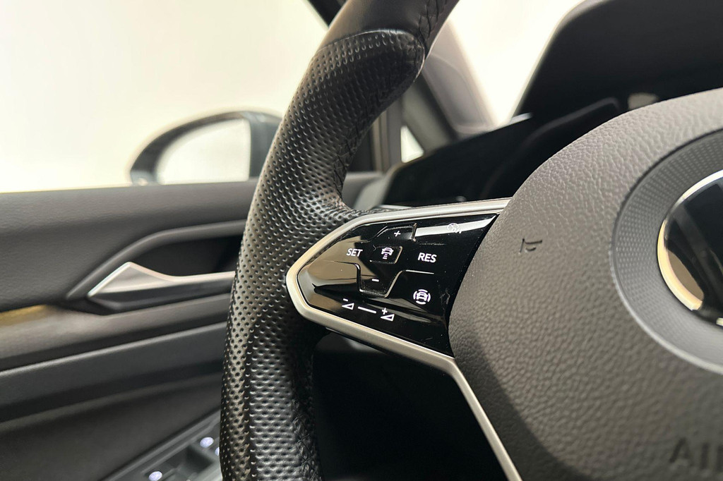 Volkswagen Golf GTE (R823LR) met abonnement