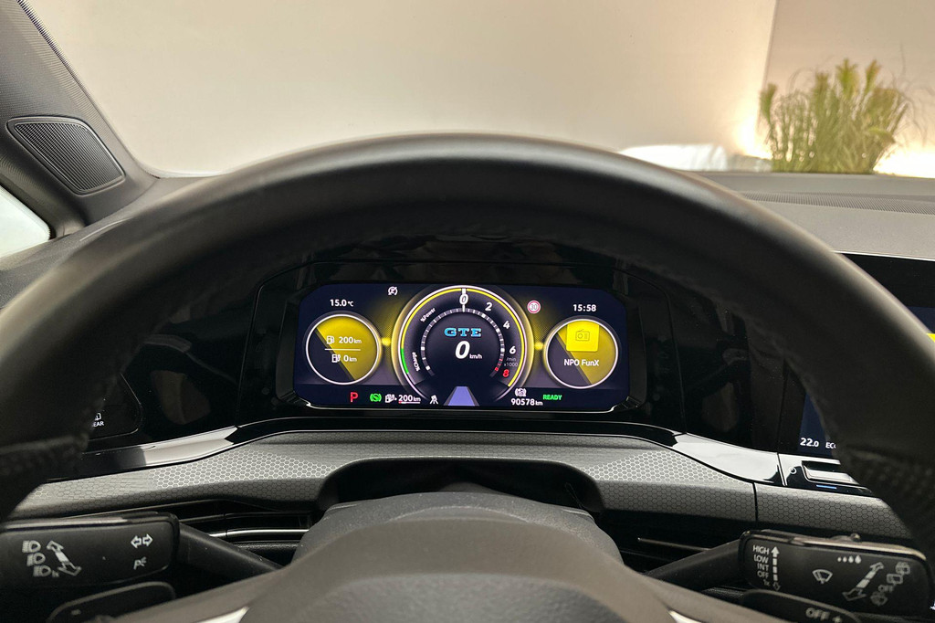 Volkswagen Golf GTE (R823LR) met abonnement