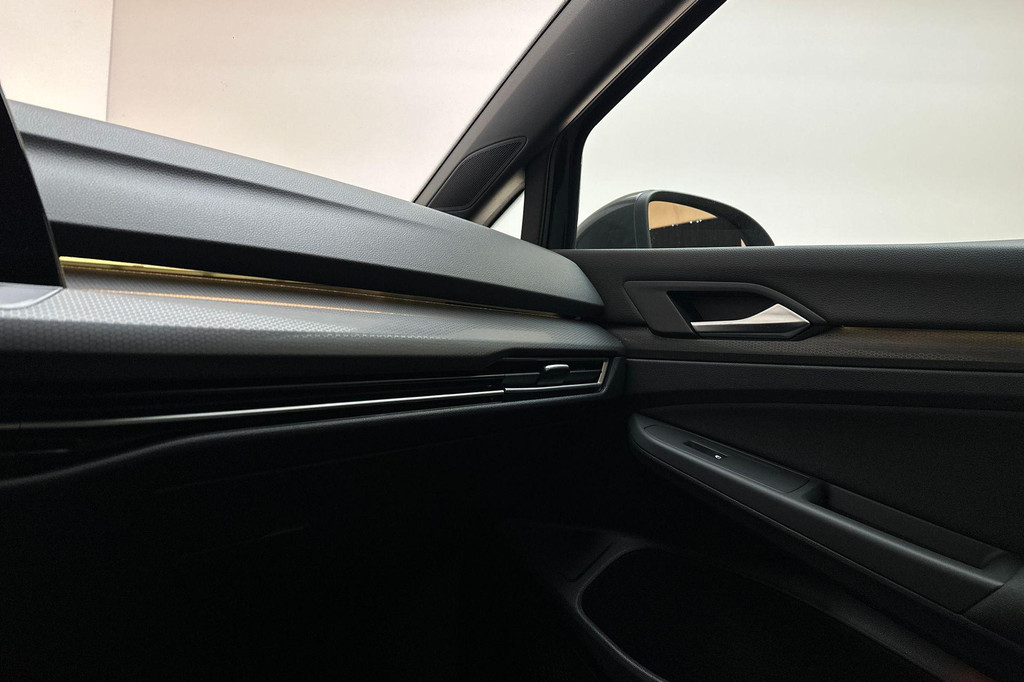 Volkswagen Golf GTE (R823LR) met abonnement