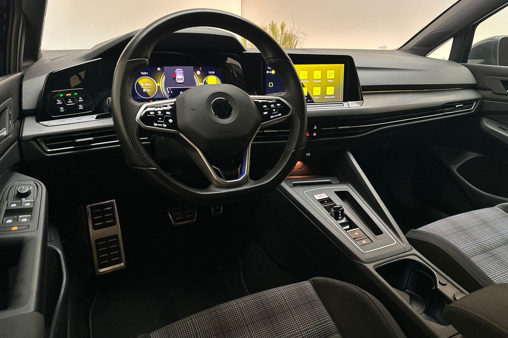 Volkswagen Golf GTE (R823LR) met abonnement
