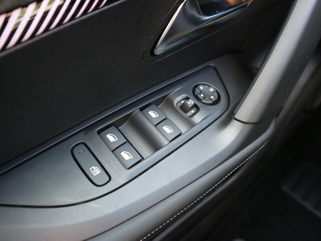 Peugeot 2008 (KDH08P) met abonnement