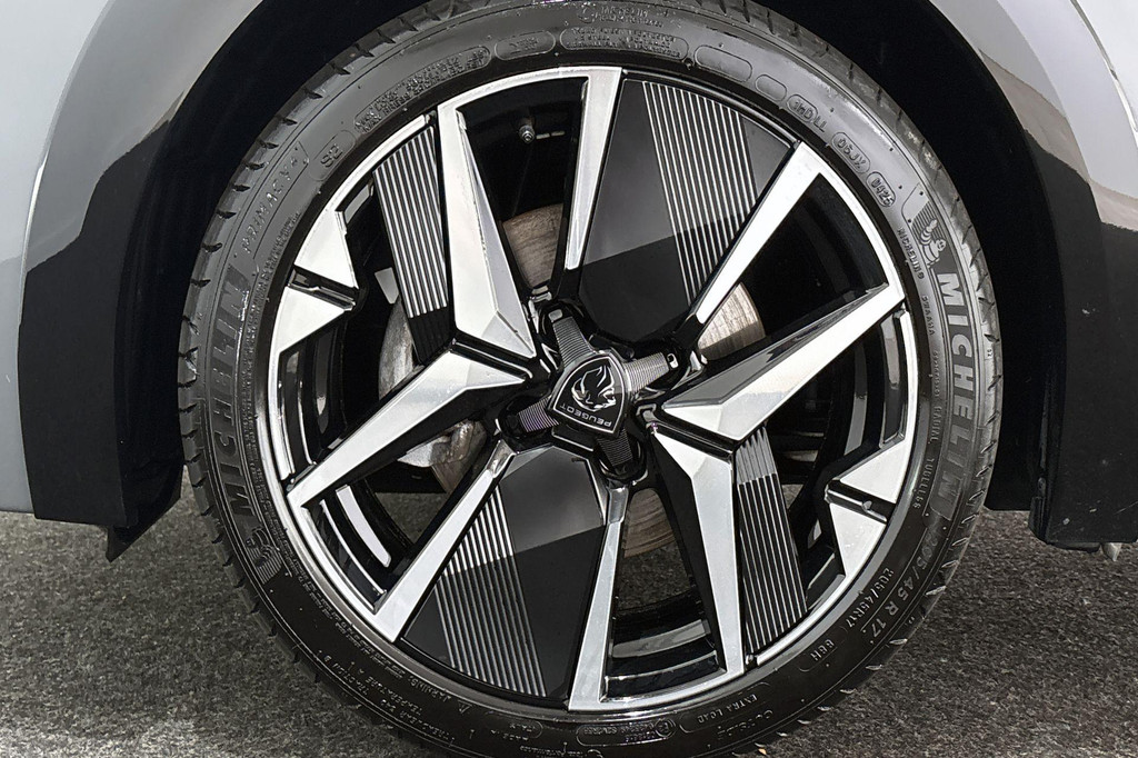 Peugeot 208 (HHB25H) met abonnement