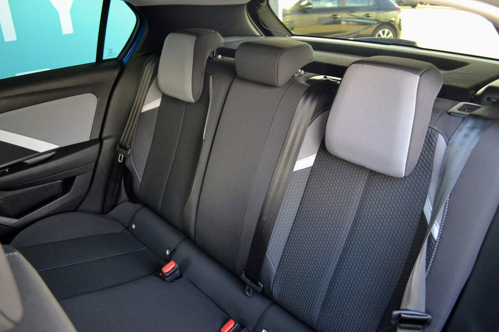 Opel Astra (R182XN) met abonnement