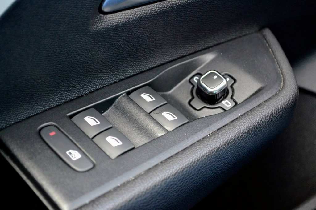 Opel Astra (R182XN) met abonnement