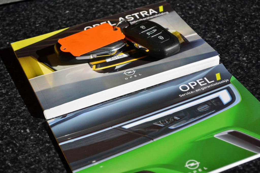 Opel Astra (R182XN) met abonnement