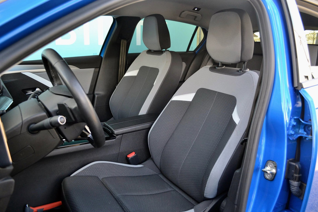 Opel Astra (R182XN) met abonnement