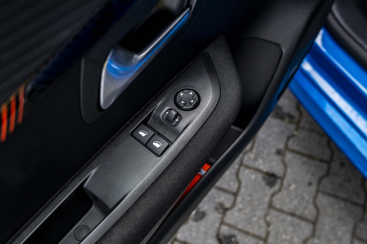 Peugeot e-208 (SHORTLEASE-E-208) met abonnement