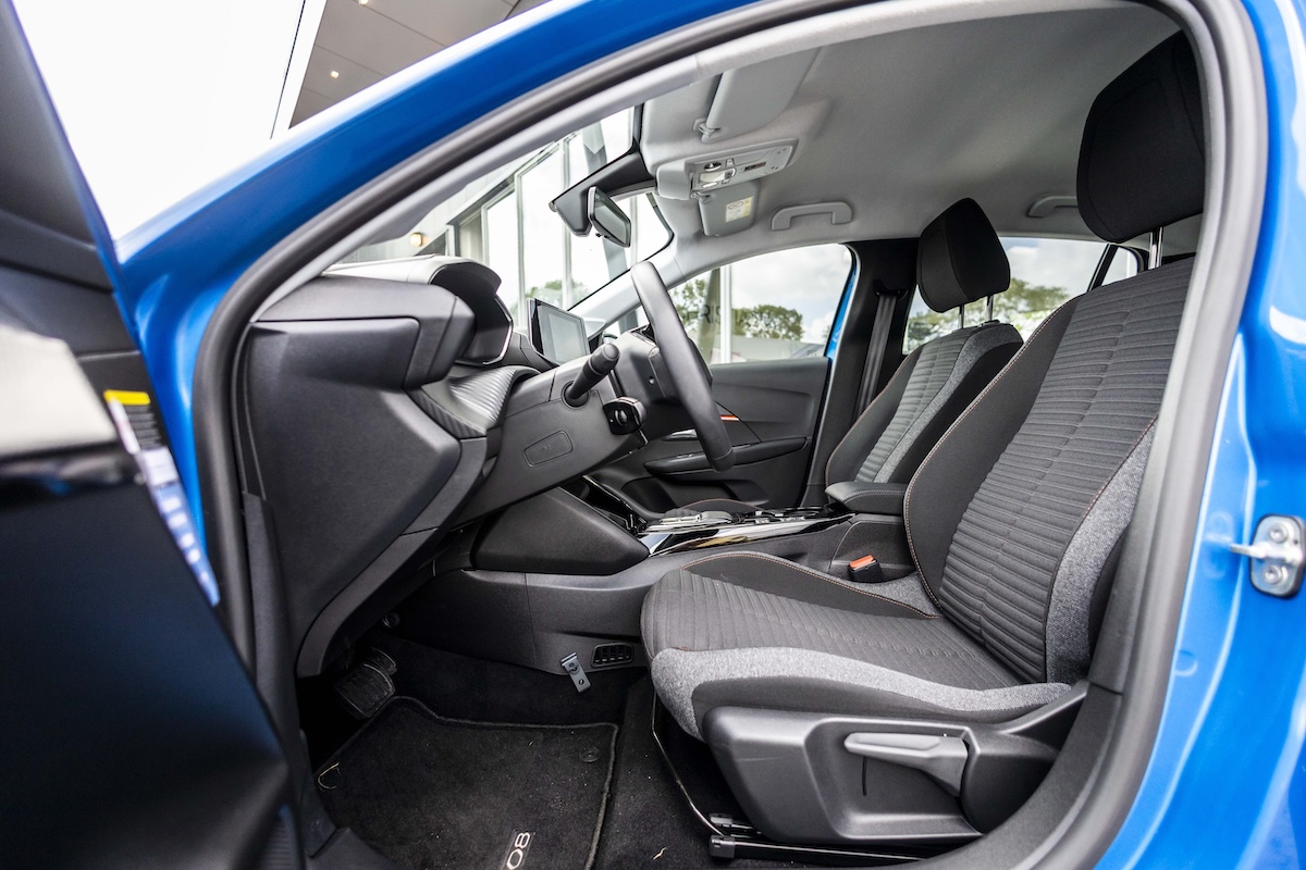 Peugeot e-208 (SHORTLEASE-E-208) met abonnement