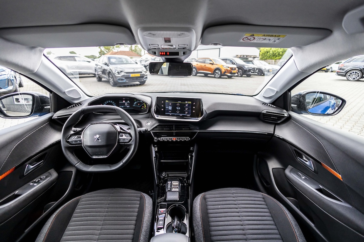 Peugeot e-208 (SHORTLEASE-E-208) met abonnement