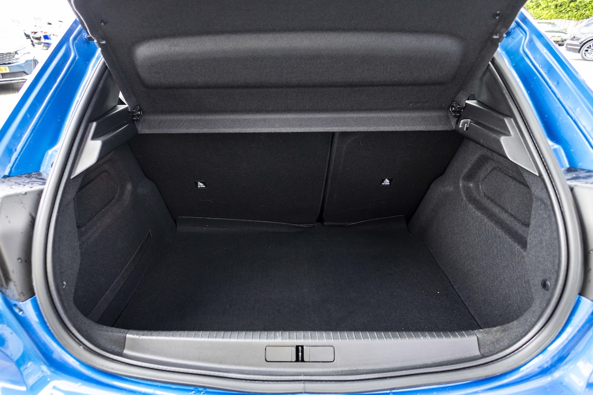 Peugeot e-208 (SHORTLEASE-E-208) met abonnement