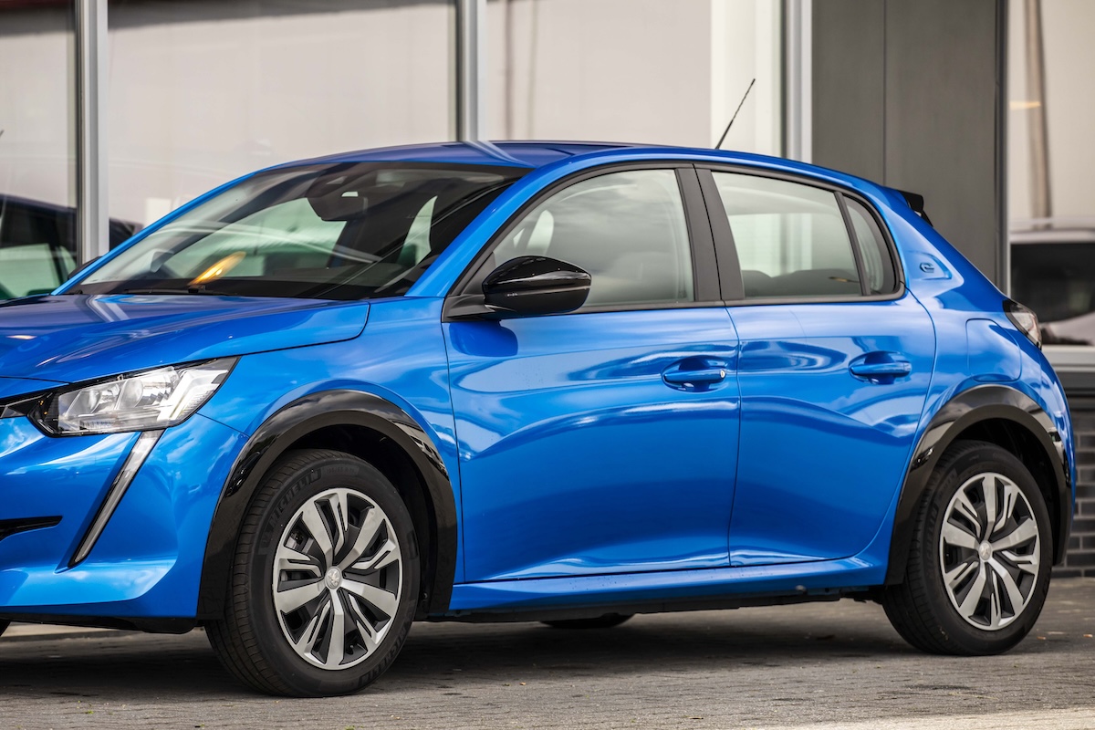 Peugeot e-208 (SHORTLEASE-E-208) met abonnement