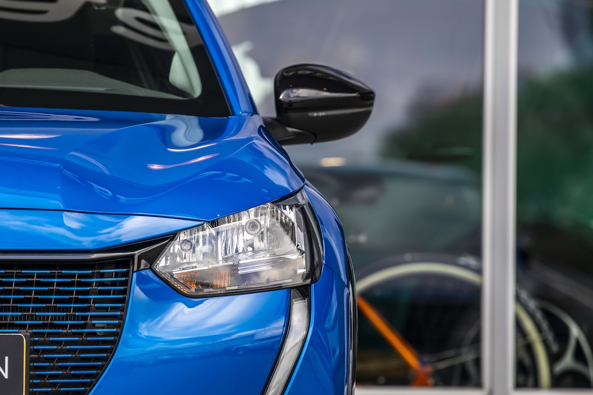 Peugeot e-208 (SHORTLEASE-E-208) met abonnement