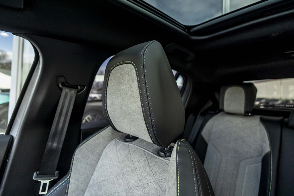 Peugeot e-208 (J360NN) met abonnement