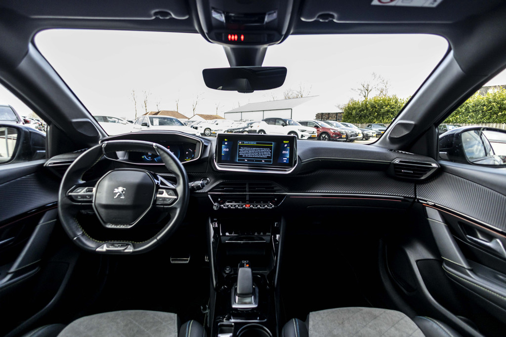 Peugeot e-208 (J360NN) met abonnement