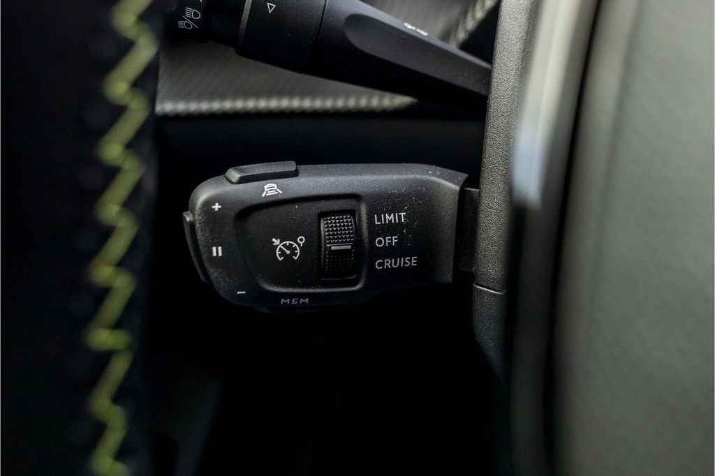 Peugeot e-208 (J360NN) met abonnement