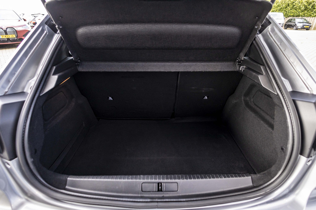 Peugeot e-208 (J360NN) met abonnement