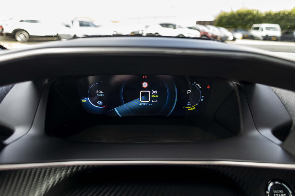 Peugeot e-208 (J360NN) met abonnement